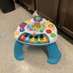 Standing music toy
