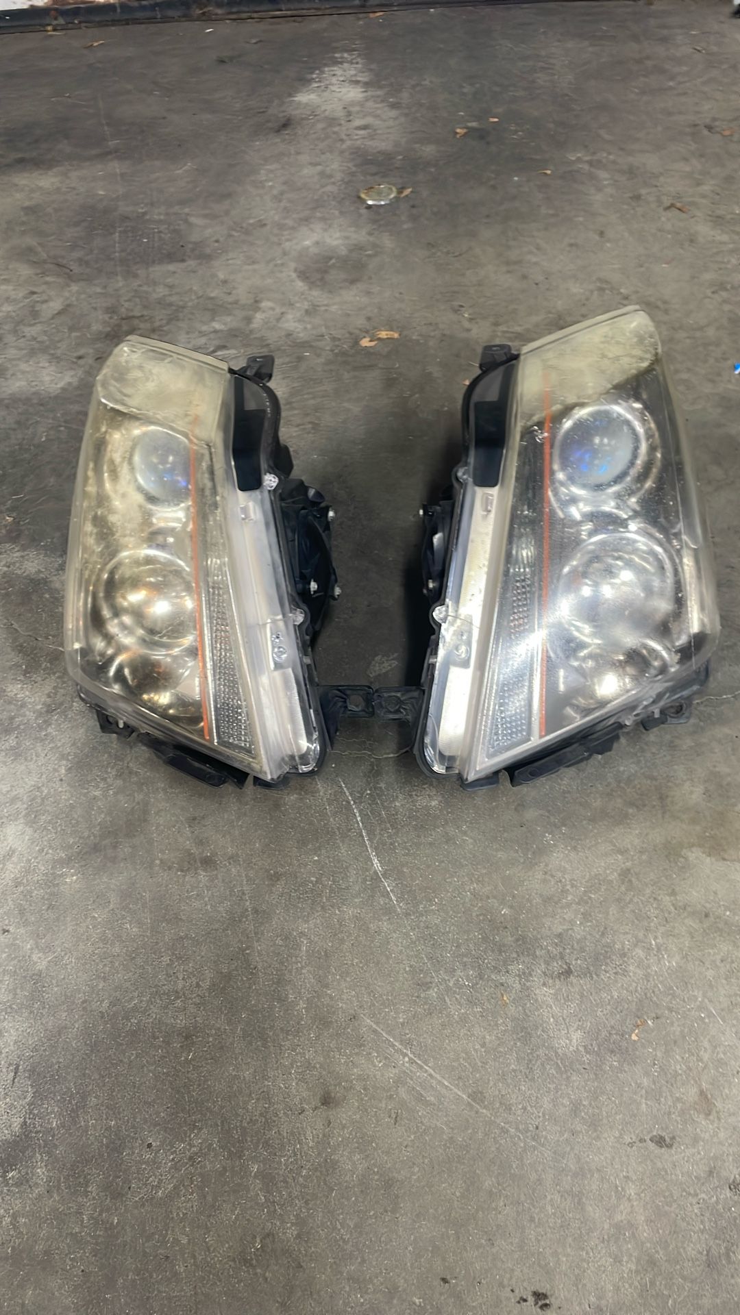 2013 Cadillac CTS Headlight Assembly Pair 