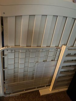 Convertible crib