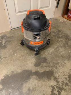 Kubota 2-1/2 Gal Vacuum