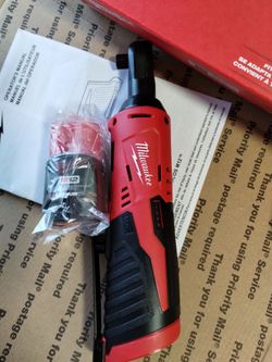 Milwaukee M12 3/8" Ratchet and battery