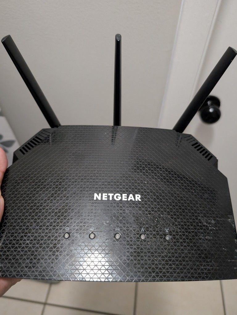 Netgear nighthawk RX6700 Router