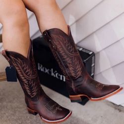 Boots Size 6