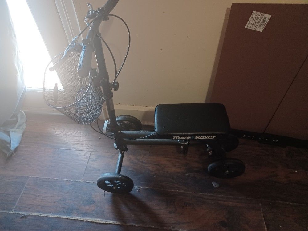 Knee Walker