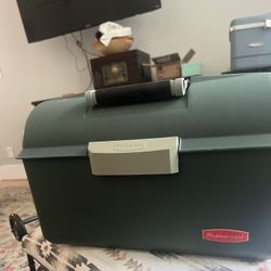 Vintage Rubbermaid Lunch Box  With Thermos