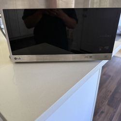 LG Microwave 
