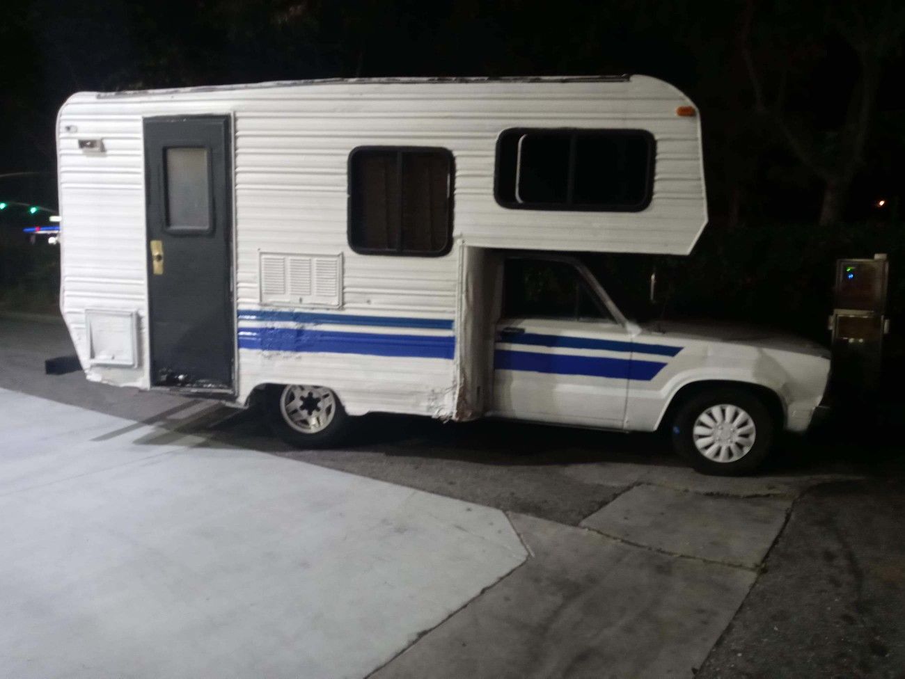 1984 Ford rv runs great