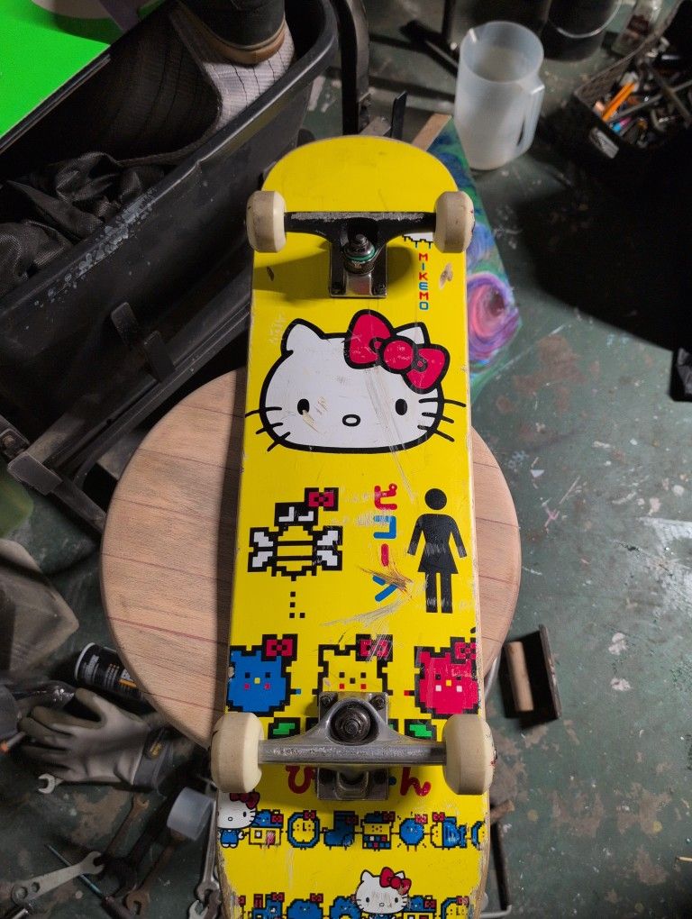 Rare Vintage Mikemo Hello Kitty Skateboard