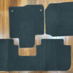 Brand new Set Honda HR-v carpet mates (Front & Rear)