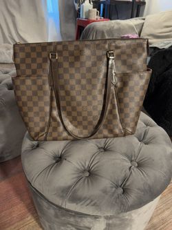 Louis Vuitton Purse