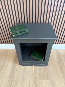 Cabinet / nightstand / end table