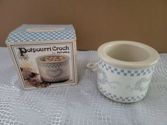 Vintage Rival potpourri crock