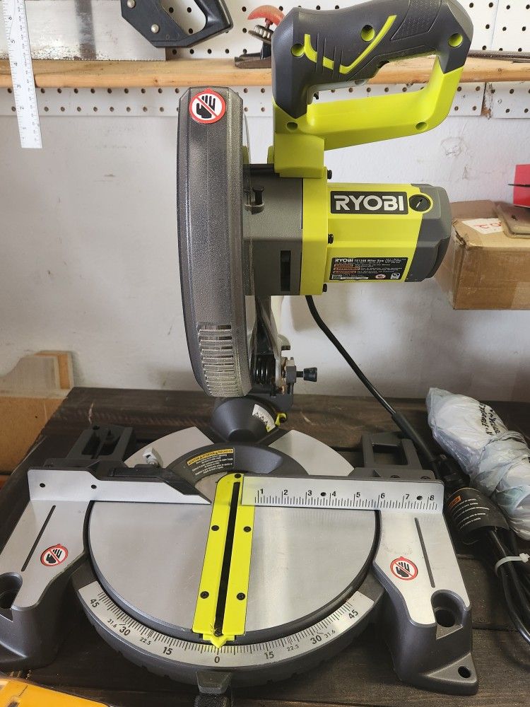MITER / CHOP SAW