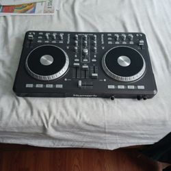 Numark  Mix Track Pro