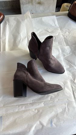 Purple suede boots with zipper, women’s size 5.5
