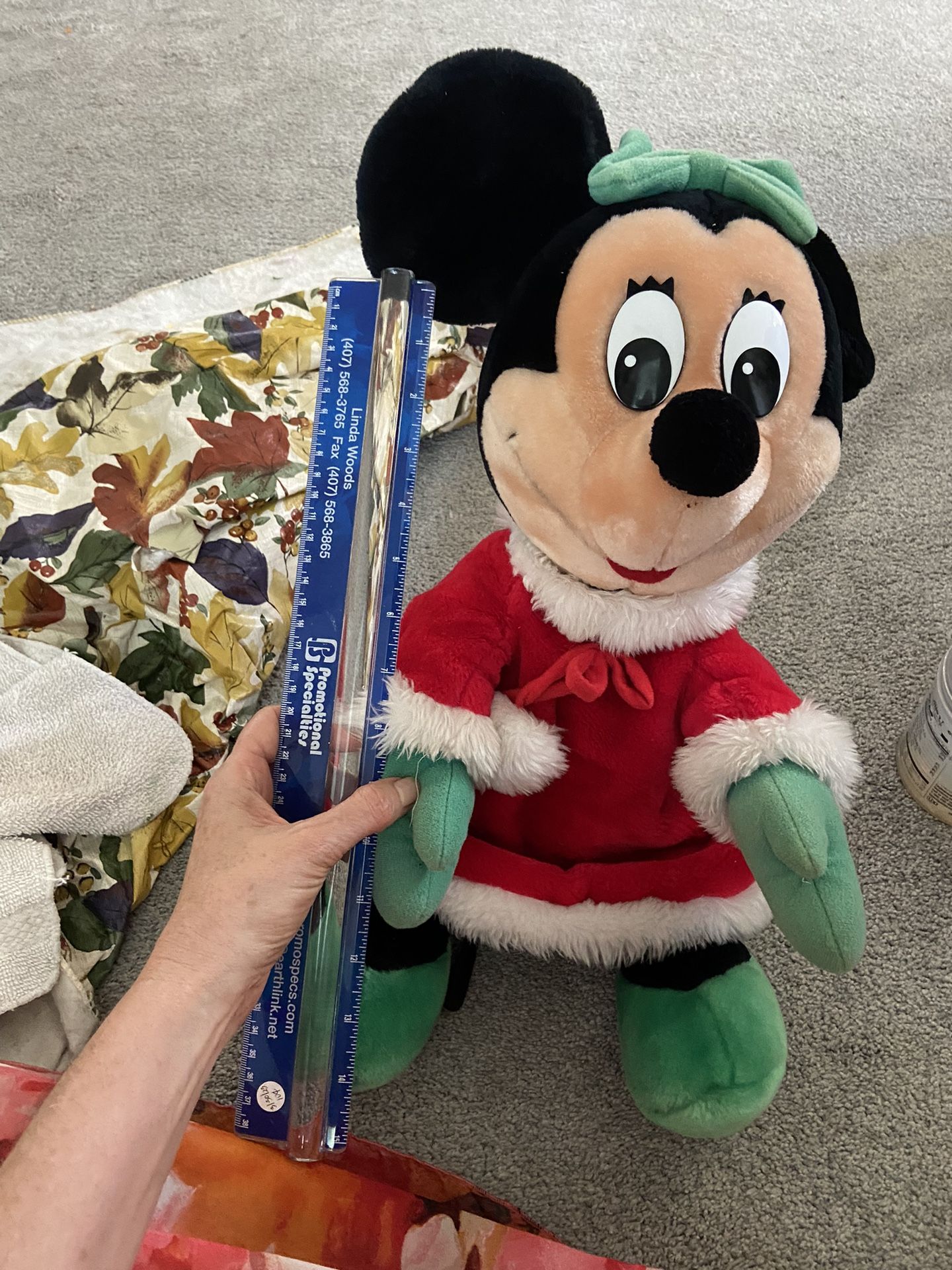 Minnie Christmas Mouse