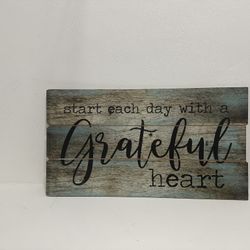 Grateful Decor