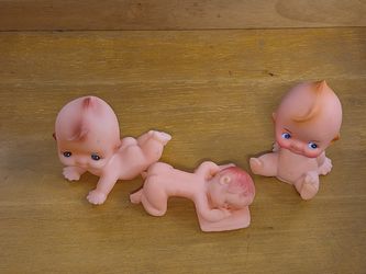 Vintage naked kewpie doll set. 4 inches