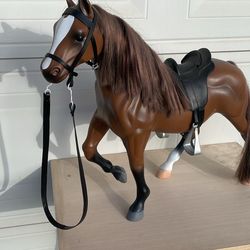 Battat quarter Horse 20” Tall 21”long With Saddle Leash Stirrup 