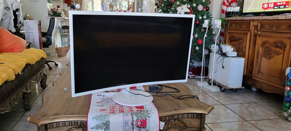 Computer Monitor Samsung 32"