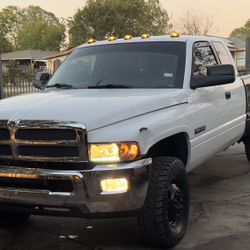 1999 Dodge Ram 3500 SLT PICKUP 8ft