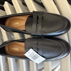 New Women’s 8.5 Shoes 