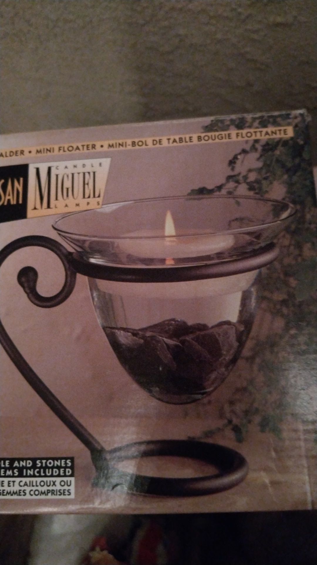 Floating candle holder, with candle and decorating rocks