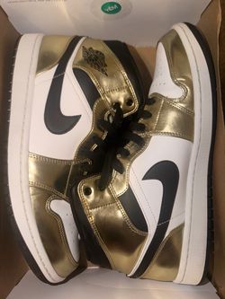 Air Jordan 1 Mid Gold Black White Sneakers size 12