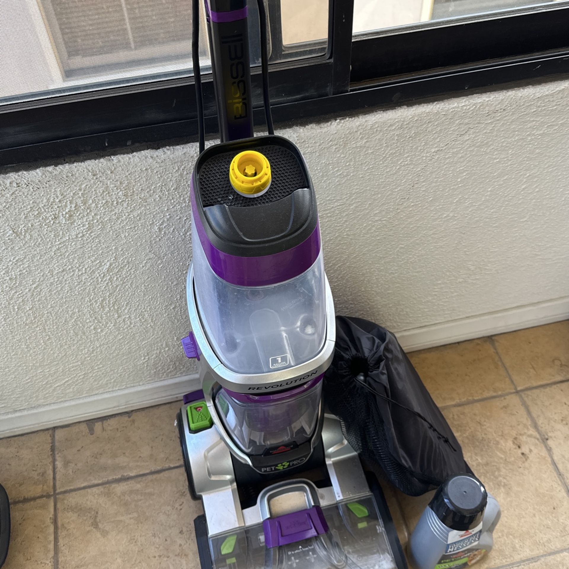 Bissell ProHeat 2x Revolution PetPro Carpet Shampoo/Vacuum for Sale in