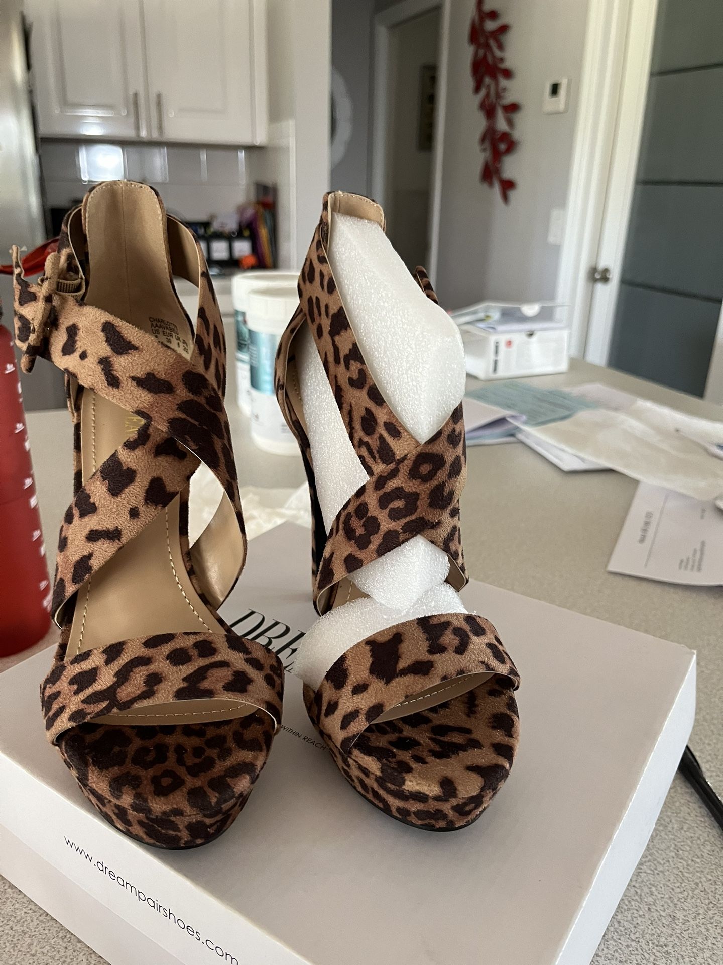 Brand new never worn dream, Paris fashion shoes, size 8