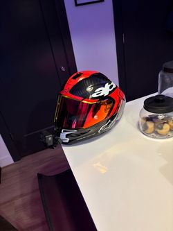 Super tech R10 helmet