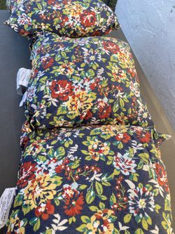 3 Outdoor Throw Pillows