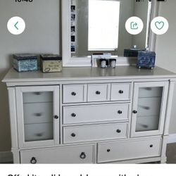 Rooms To Go Solid Wood Dresser 