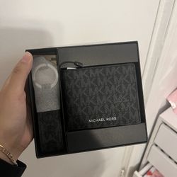 michael kors men’s wallet & keychain