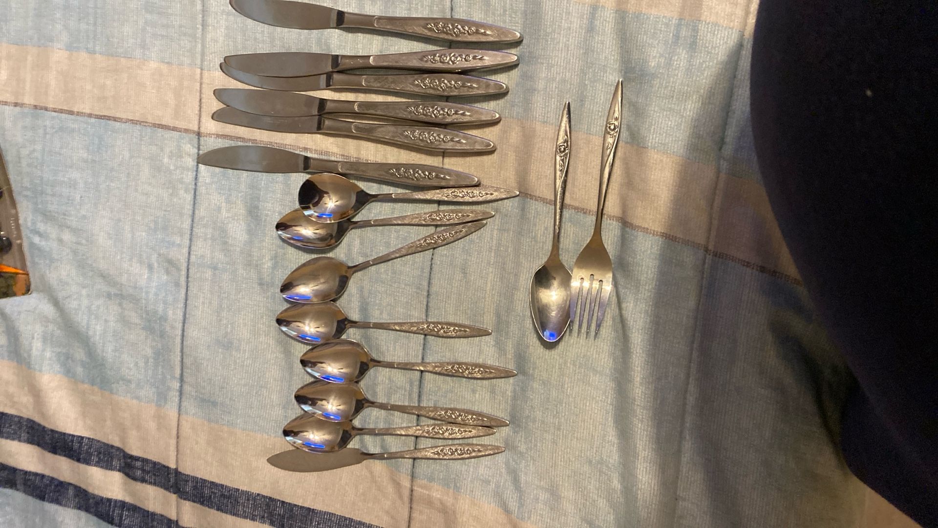 Vintage Avon Rose 8 Spoons 7 Knifes 1 Fork 1 Cake Knife