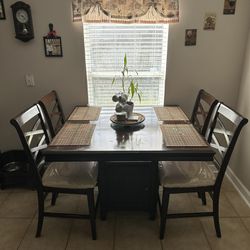 Breakfast Table with 4 Matching Chair & a Built-Storage