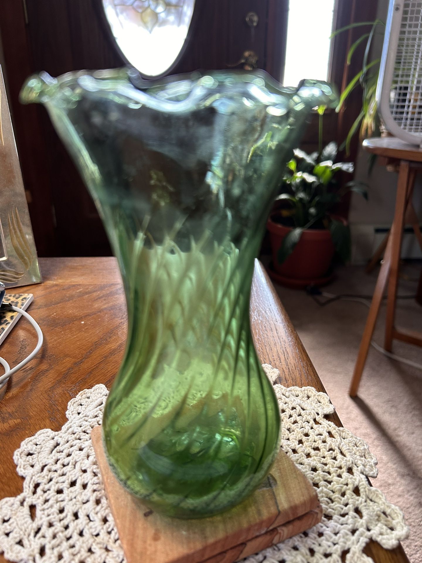 Vintage Green Elegant Swirl Glass Flower Vase Fluted Rim