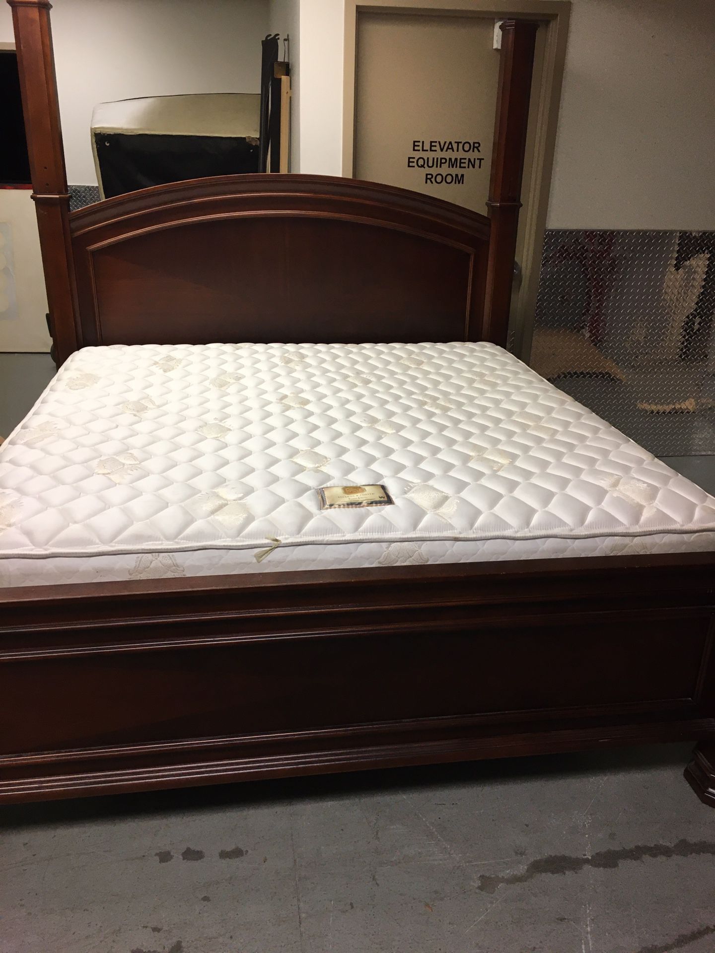 Beautiful King Bed w/Frame/Mattress/Box springs included! $550!