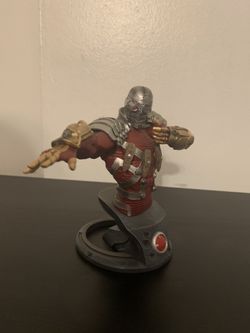 Dead shot statue