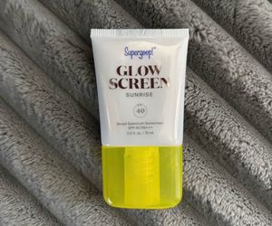 NEW SUPERGOOP! GLOWSCREEN SPF 40 IN SUNRISE $8!