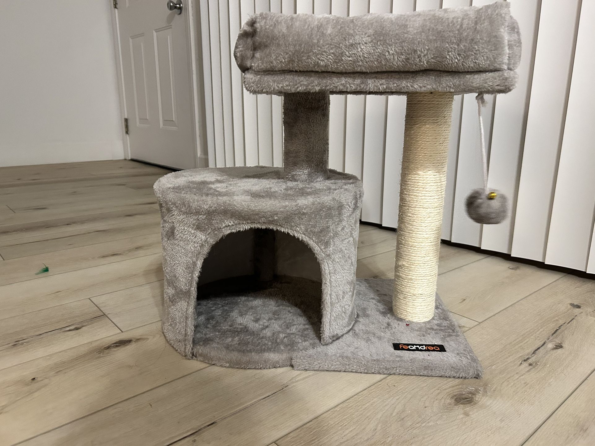 Cat tree- Small For Kittens, Brand New