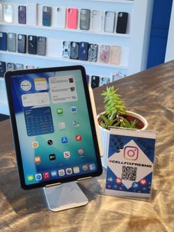 📱 iPad Air 5 (64GB) with Apple Pencil For Sale
