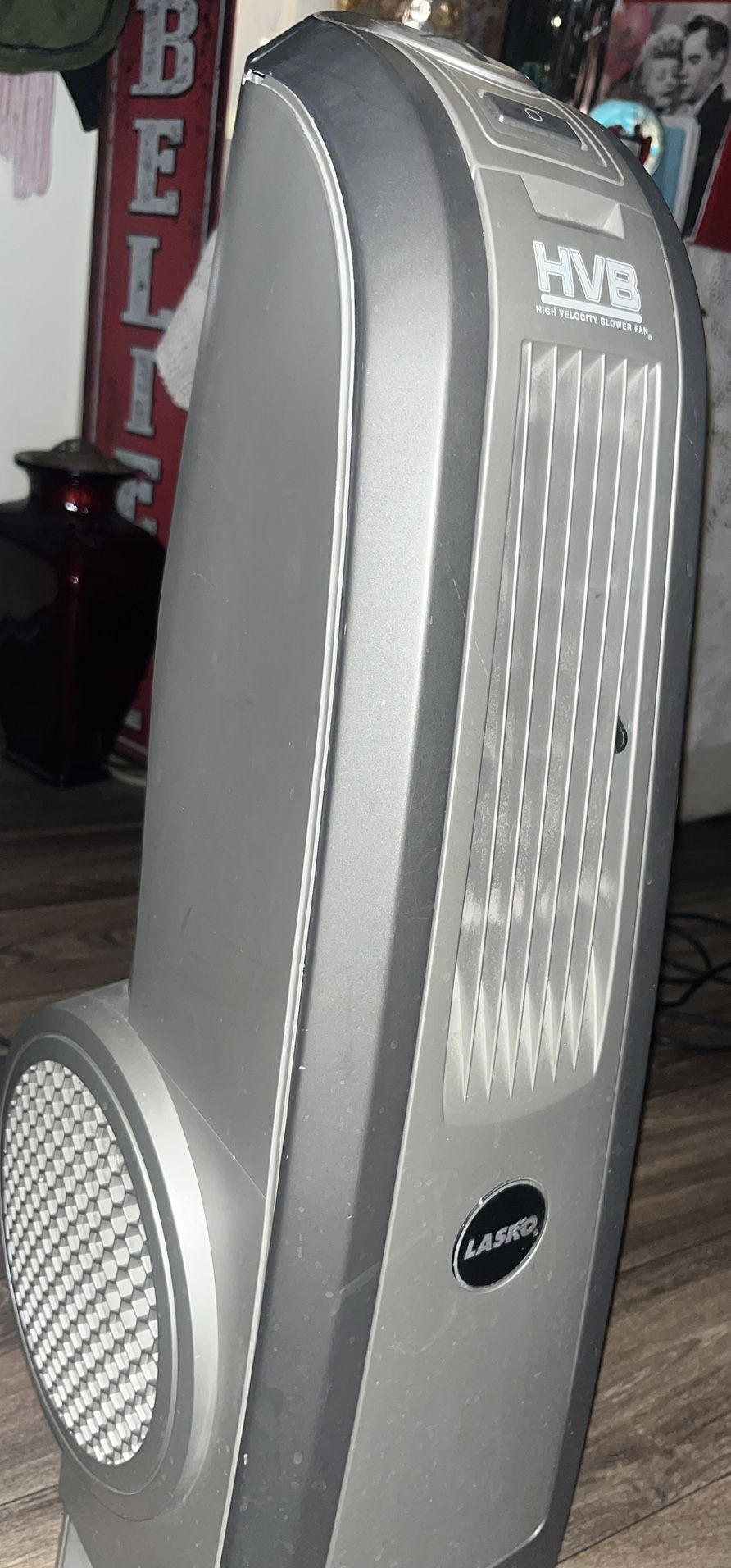 Preowned Lasko Oscillating High Velocity Fan, 3 Speeds, Handle, for bedroom, living room and home, 30", Gray,. Doesn’t spin but is really a good fan .