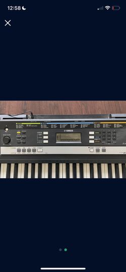 Yamaha Piano Keyboard