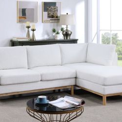 WHITE SHERPA SECTIONAL SOFA WHIT RIGHT FACING CHAISE 