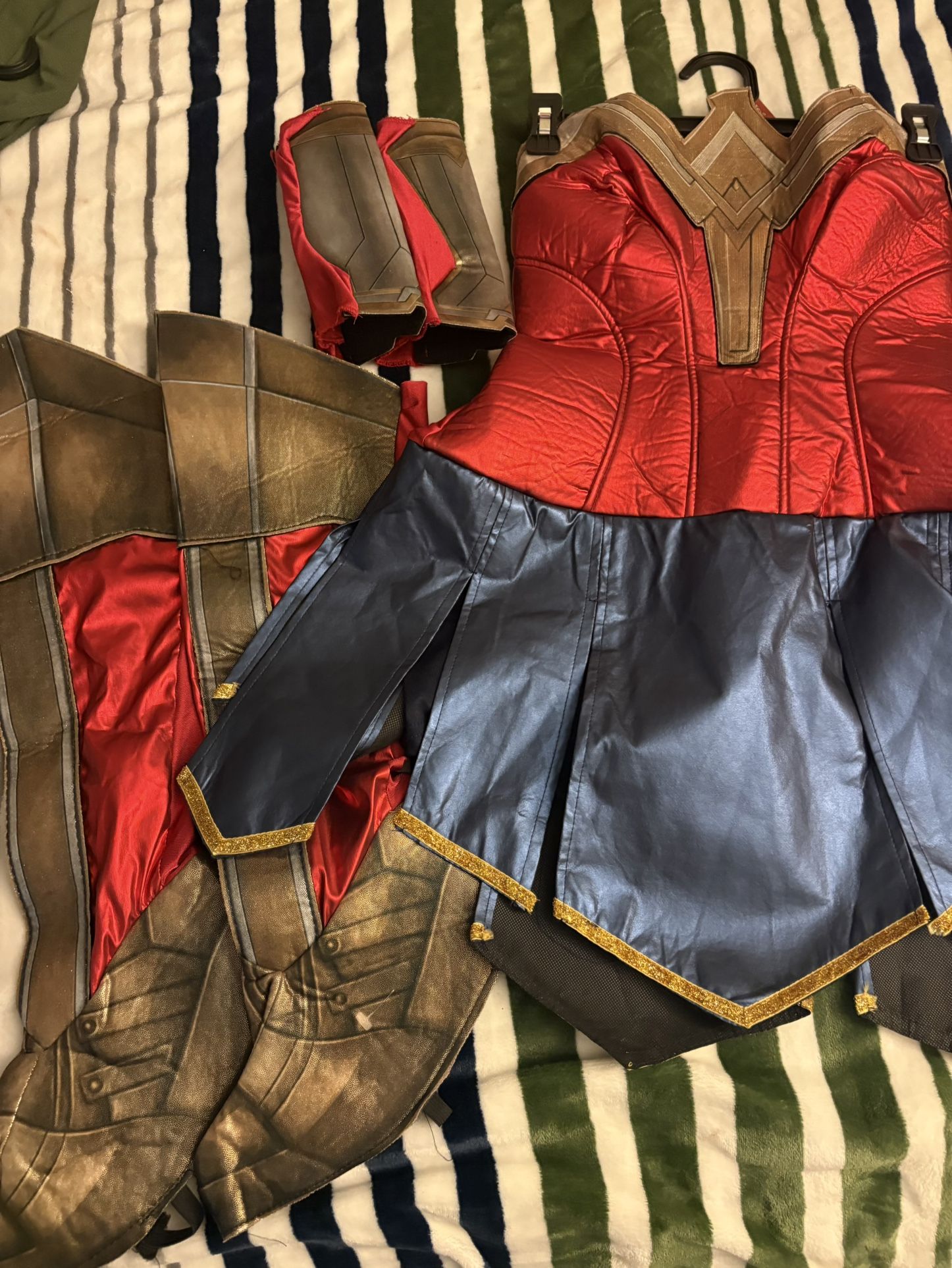 Awesome Wonder Woman Halloween Costume Sz Small