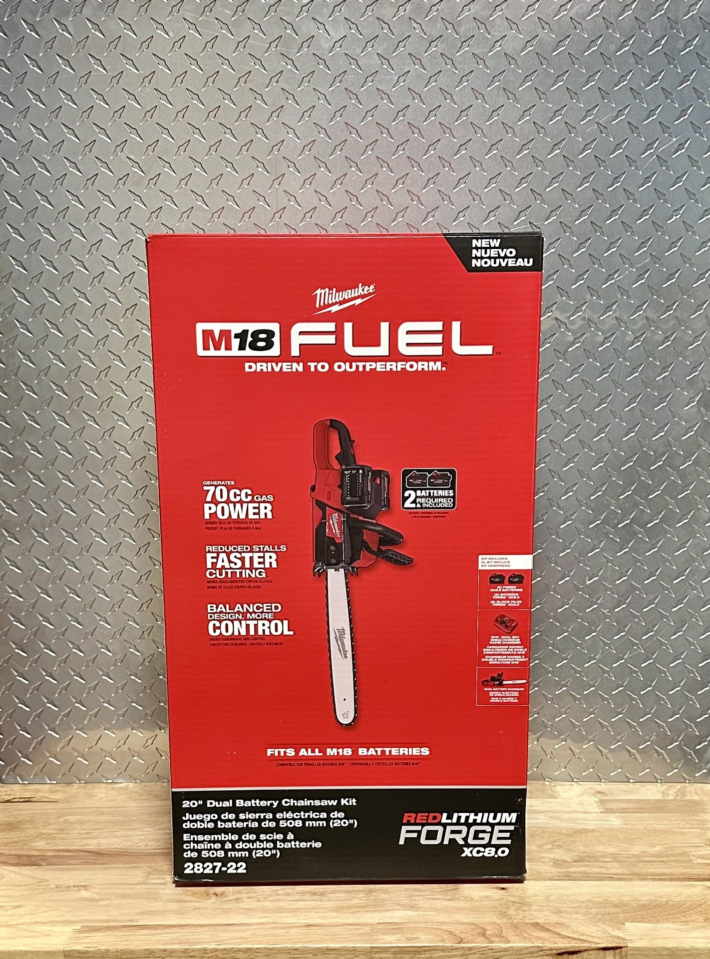 Milwaukee M18 FUEL 20” Chainsaw Kit 2827-22 for Sale in Lake View ...