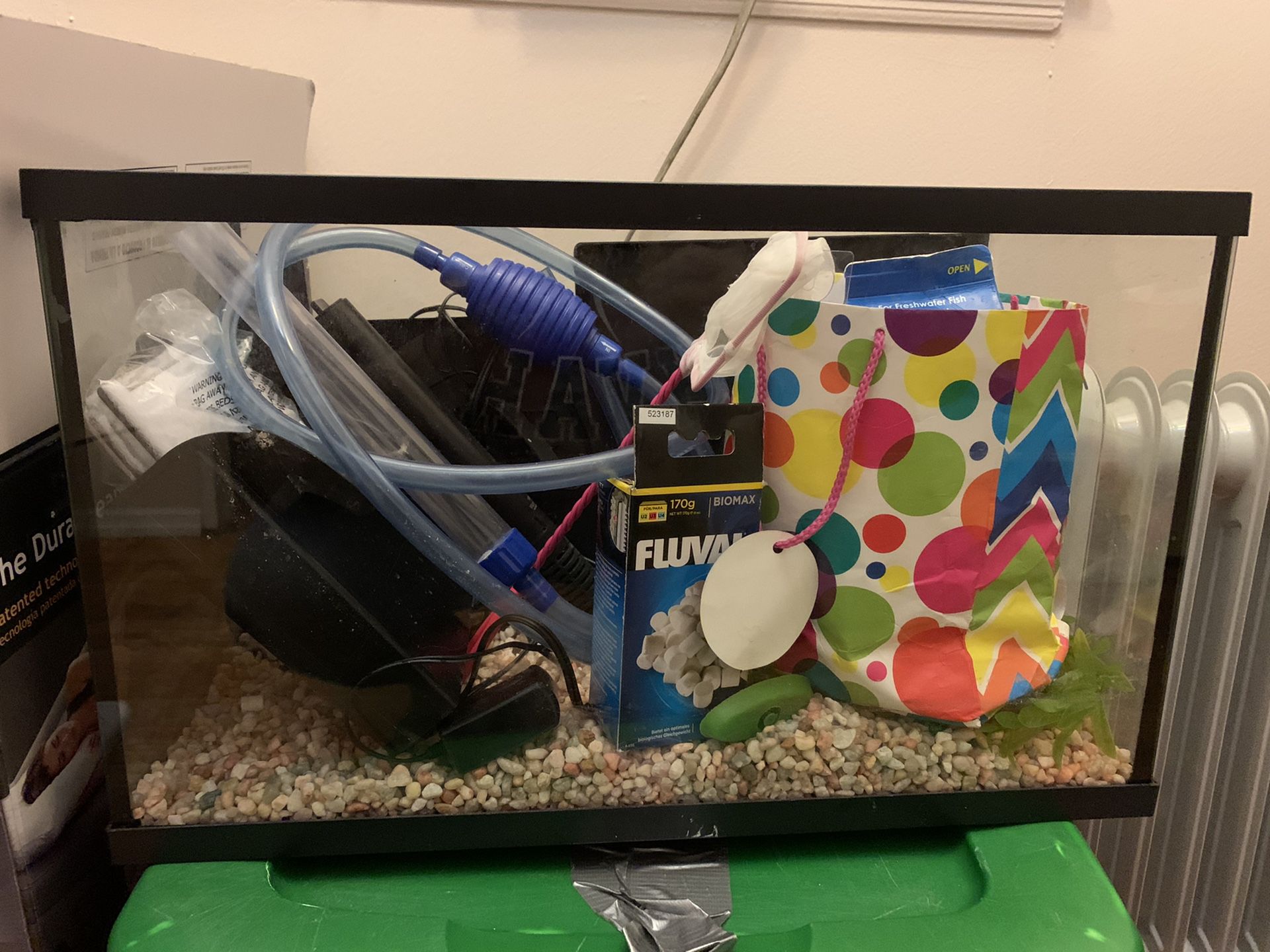 10 Gallon Fish Tank W/ 2 Power Filters!! Water Pump and Much Much More****