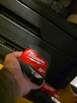 Milwaukee 25ft Magnetic Tape Measure