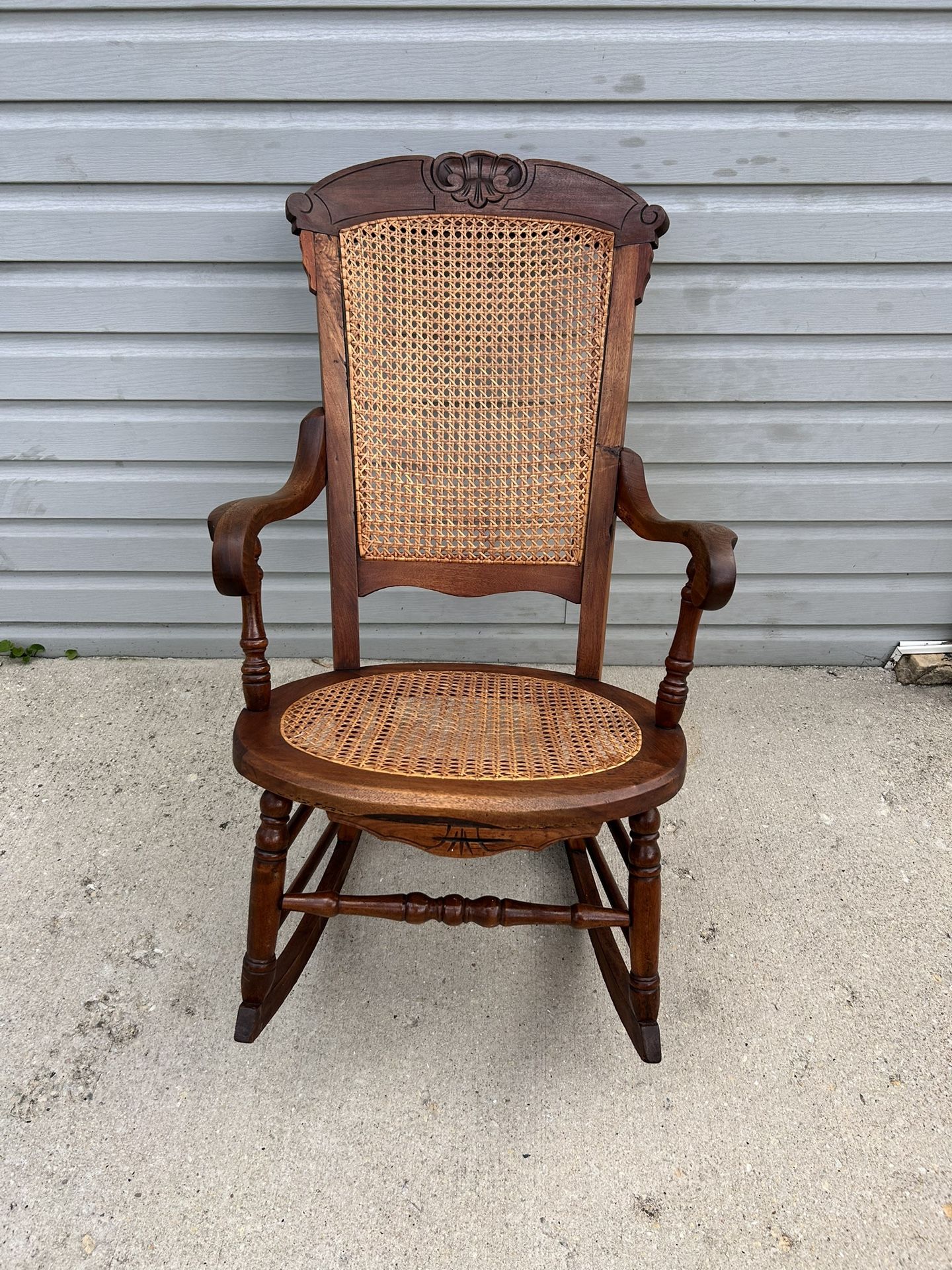 Antique/Vintage Rocking Chair